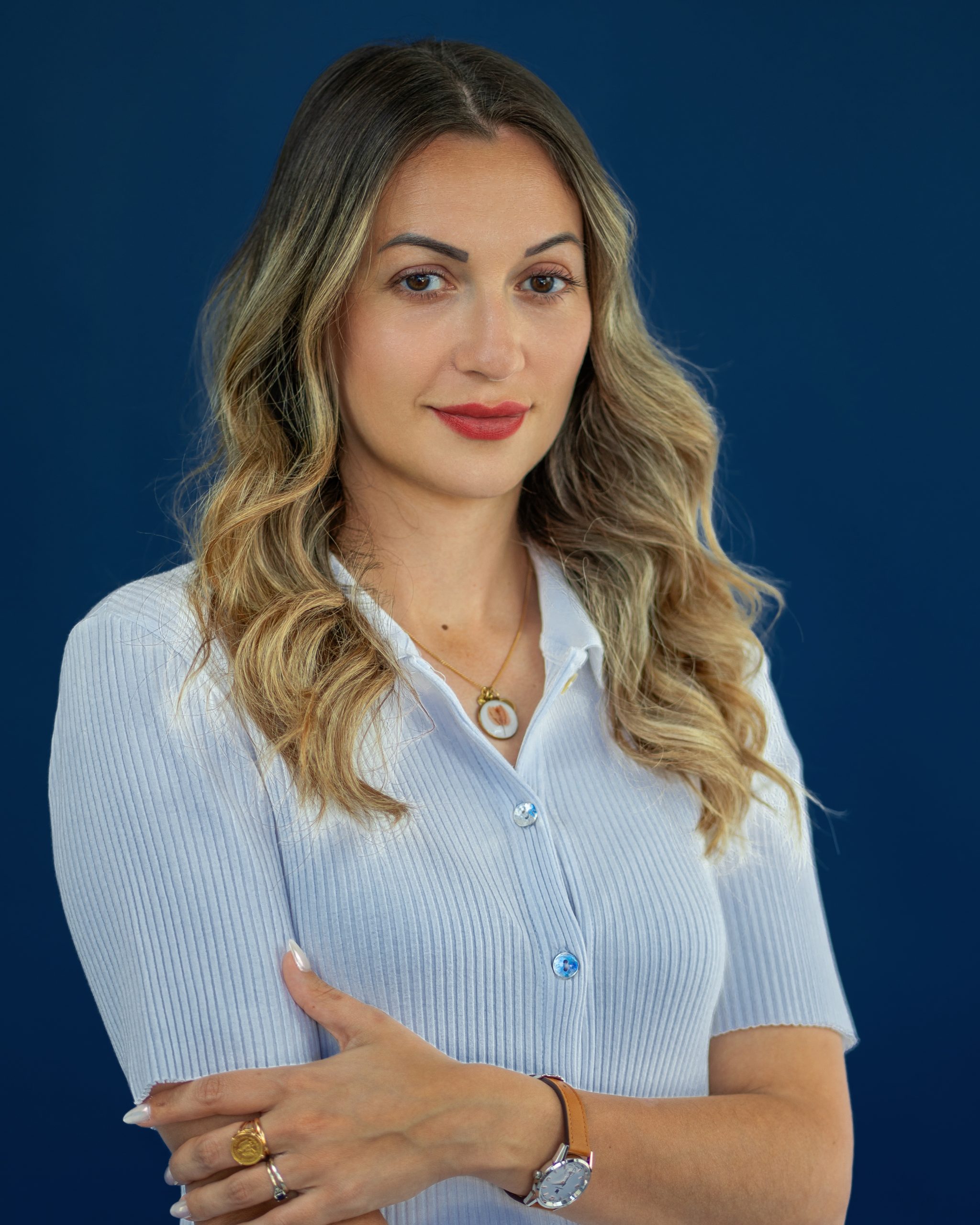 Laura, Studio Com — VGK Humans